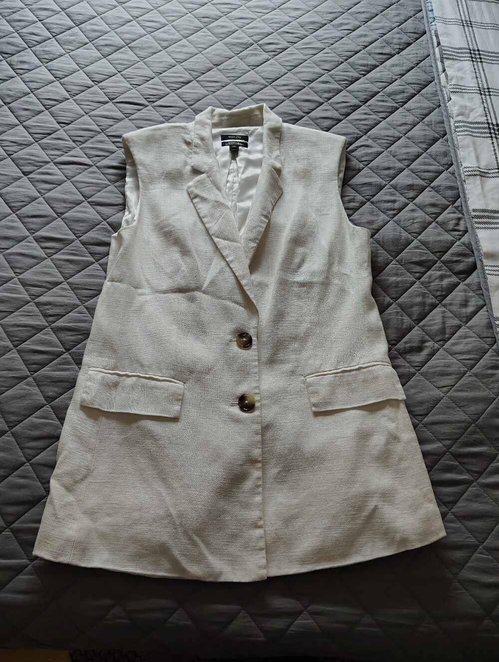 RW&Co. Sleeveless Tailored Linen-Blend Vest Jacket - Cream